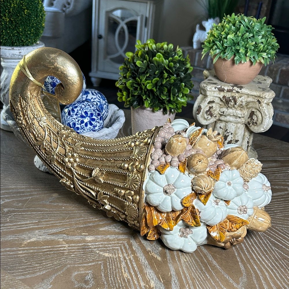 NEW! Vintage Inspired Gold & Cream Fall Harvest Pumpkin Cornucopia Centerpiece - Picture 5 of 10